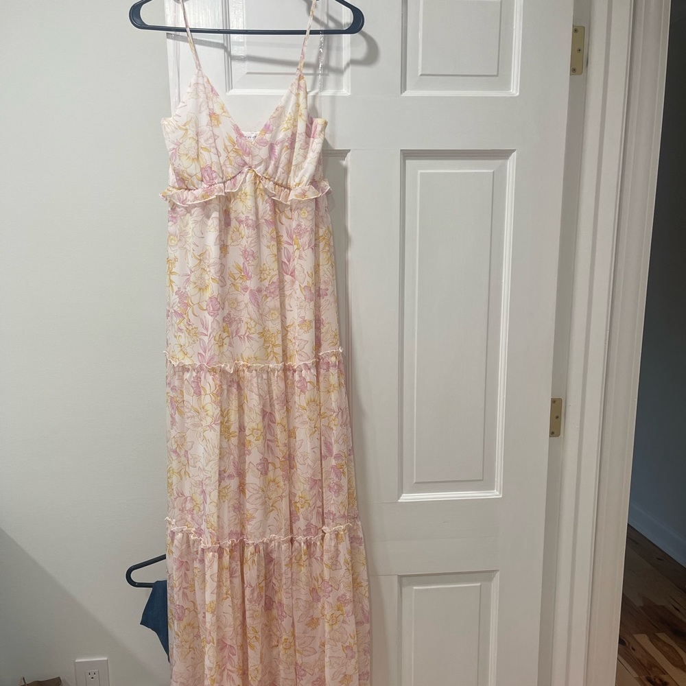 Peach love maxi dress worn 1 time. Smoke free pet friendly. $100 shipped. Small